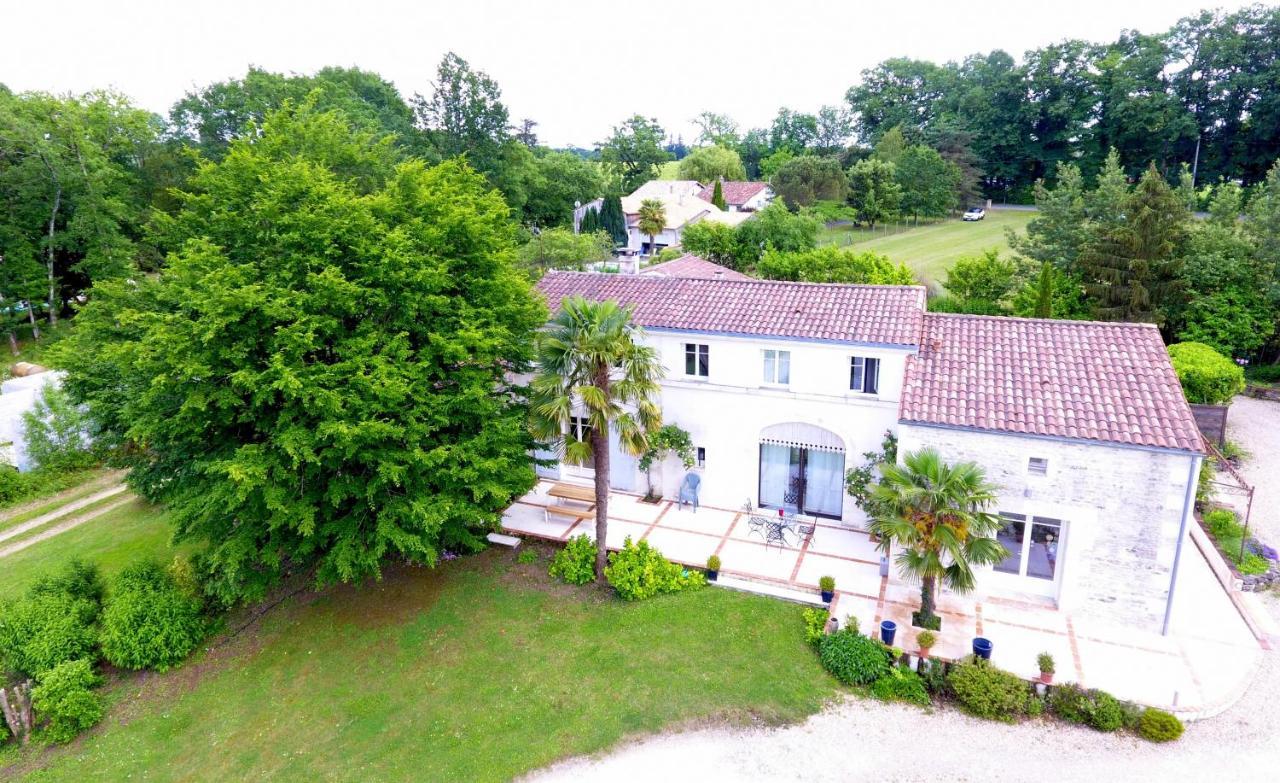 Le Logis De La Brumanderie - Saintes Fontcouverte  외부 사진