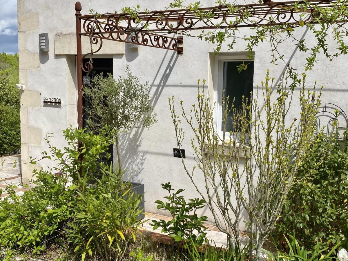 Le Logis De La Brumanderie - Saintes Fontcouverte  외부 사진