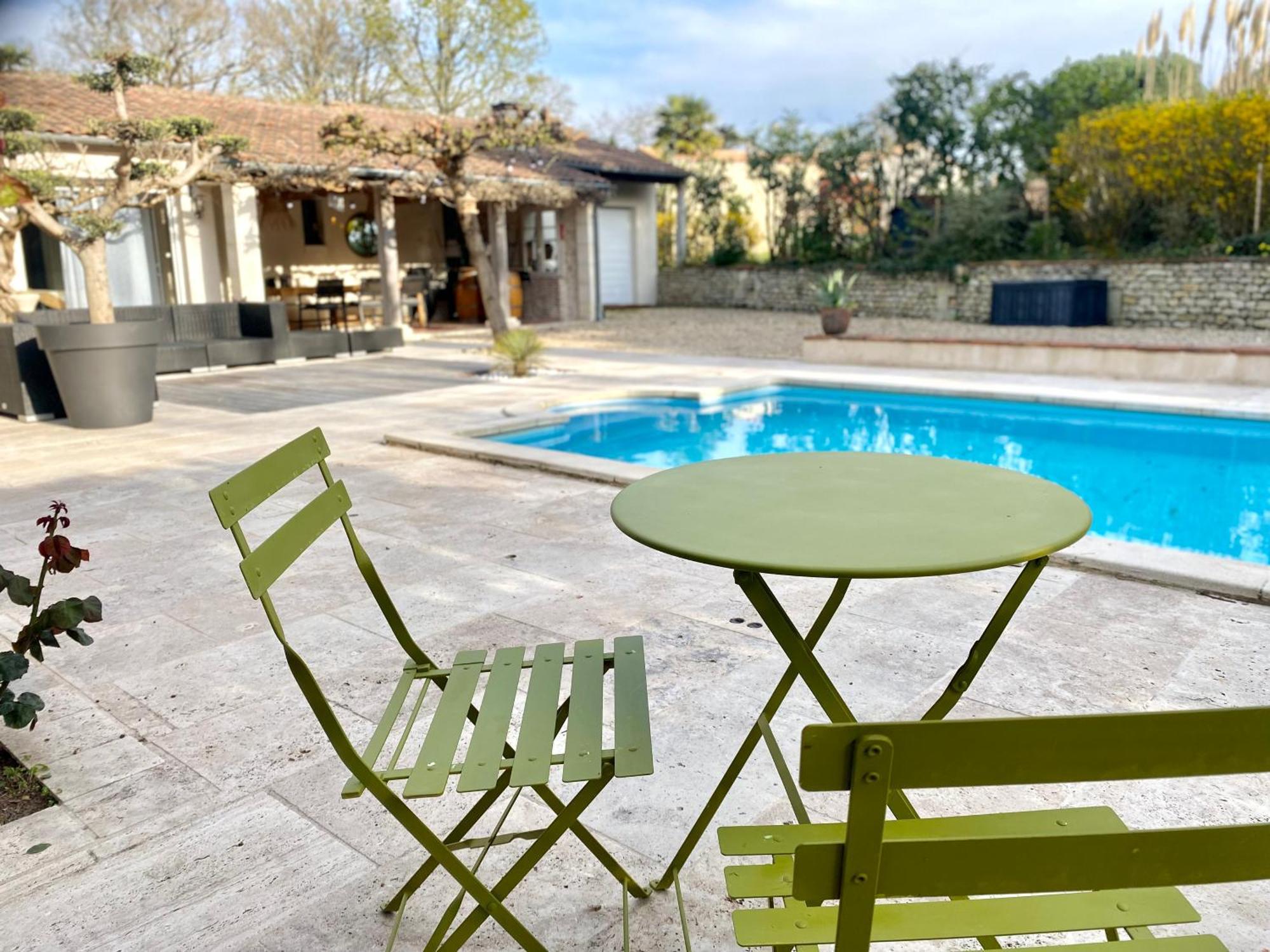 Le Logis De La Brumanderie - Saintes Fontcouverte  객실 사진